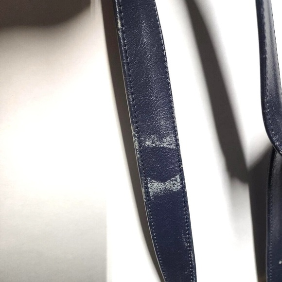 Adrienne Vittadini navy and white bucket bag​​ - Picture 5 of 9